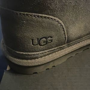 Ugg low cut comfy bootie